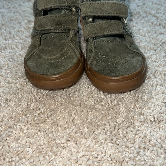 Vans - Picture 6 of 7